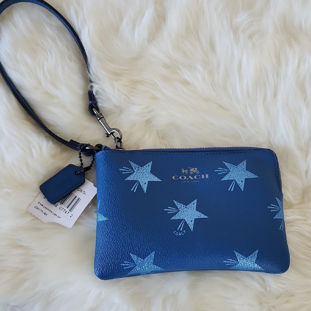 NWT Limited Edition Coach Slate Blue Star Canyon Corner Zip Wristlet/Wallet💙🌟